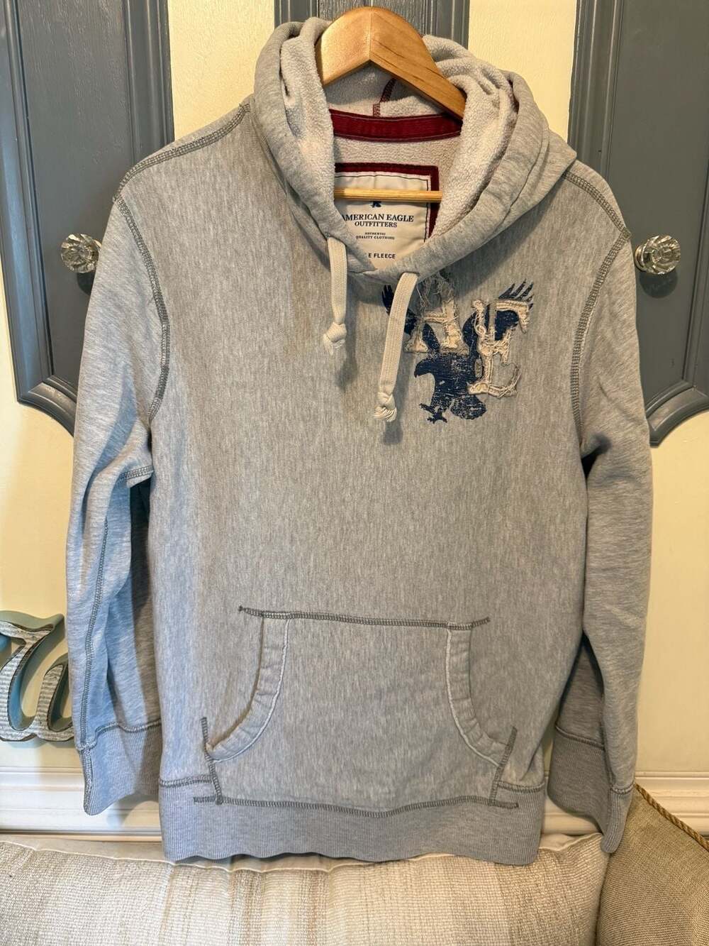 American Eagle Outfitters Eagle Fleece Y2K Gray Distressed Logo Hoodie Size L